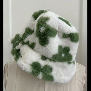 Y2K fuzzy bucket hat